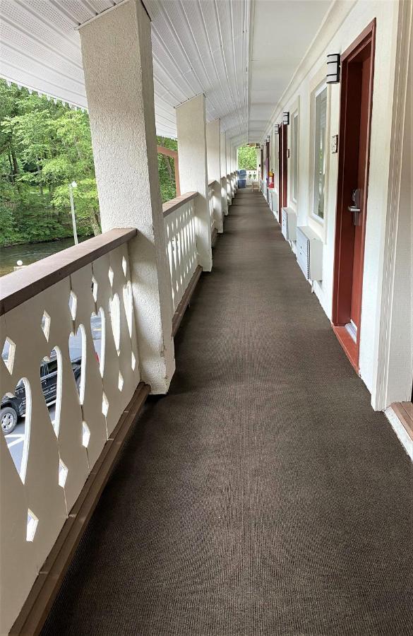 Riverbend Motel & Cabins 헬렌 외부 사진